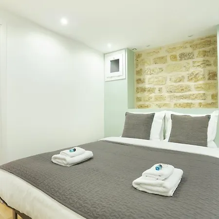 Rent A Room - Charon 3