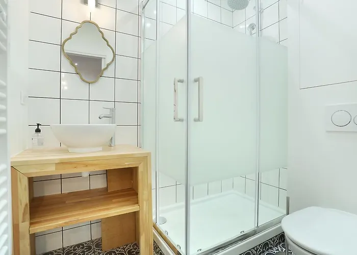 Rent A - Charon 3 * Paryż